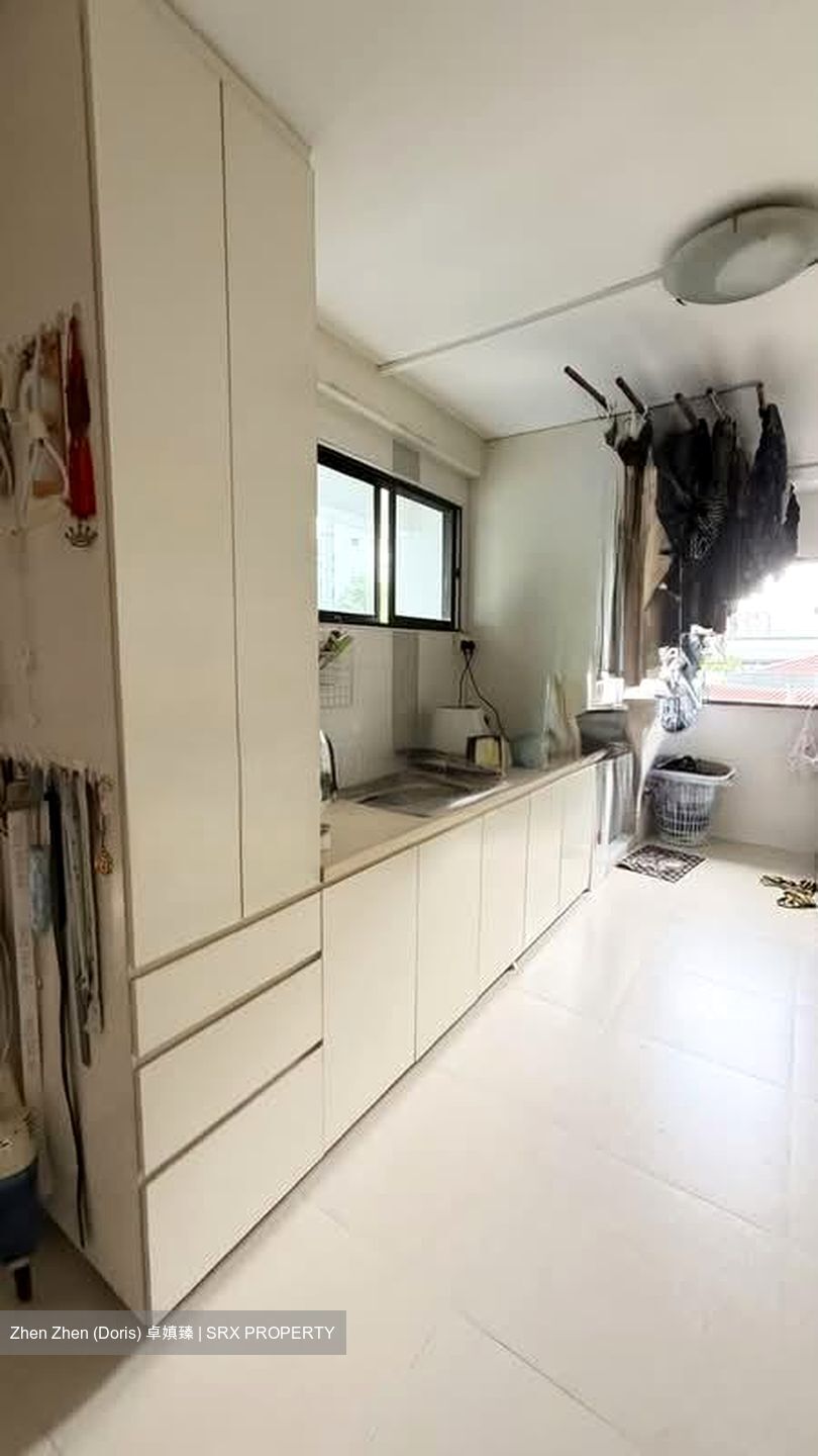 Blk 260 Jurong East Street 24 (Jurong East), HDB 5 Rooms #578658981